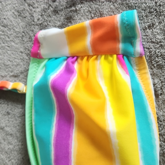 Victoria's Secret, Woman's Sz S/P, Rainbow Color Bikini Top, Just Stunning! - Picture 4 of 11